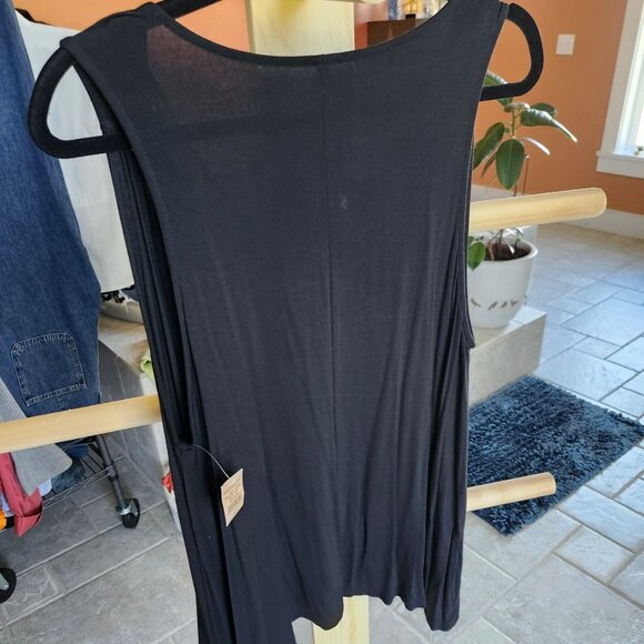 American Eagle Outfitters Black Camisole - Picture 3 of 3